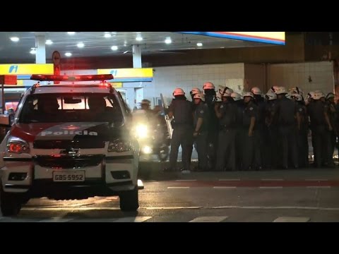 بالفيديو اعتقال العشرات خلال تظاهرة مناهضة لتامر في ساو باولو