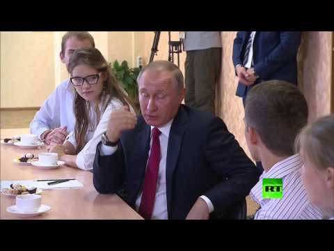 شاهد بوتين يكشف للتلاميذ صفات القائد الناجح