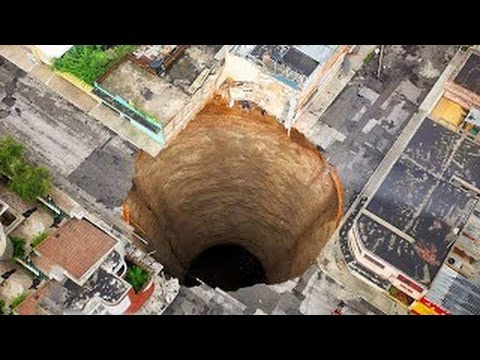 أغرب 10 ثقوب عملاقة موجودة على كوكب الأرض 