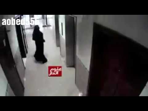 شاهد لحظة دخول قاتل متنكر في زيّ نسائي لاغتصاب طفل وقتله