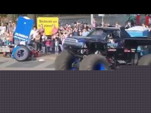 سيارة عملاقة تدهس المشاهدين في هولندا