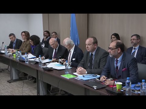 خلافات بين وفد الحكومة السورية والمعارضة خلال مفاوضات جنيف