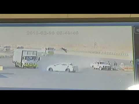 لحظة تعرض مواطن لحادث دهس مروّع في الرياض