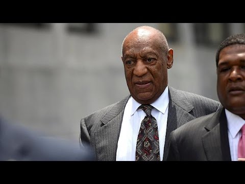 شاهد الممثل بيل كوسبي أمام القضاء الأميركي