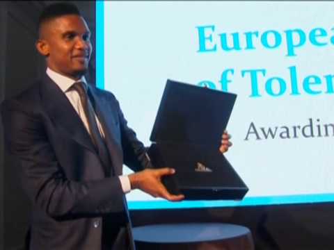 إيتو يتلقى جائزة «التسامح» لجهوده فى محاربة العنصرية