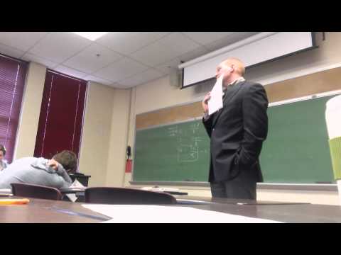 طلاب ينفذون مقلبًا في أستاذ جامعي