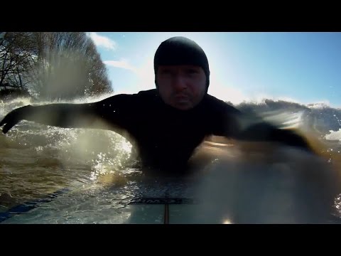 انجليز يحصلون على أكبر موجة نهرية منذ 20 عام