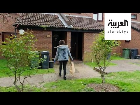 شباب بريطانيا يتبضعون لكبارها في زمن الحجر