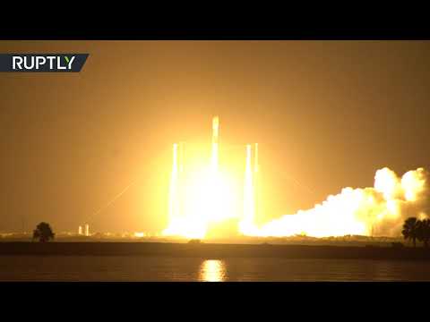 إطلاق صاروخ فالكون يحمل إلى الفضاء مجموعة أقمار ستارلينك