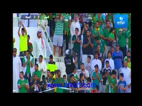 جمهور العربي يصفق للاعب الراحل سمير سعيد