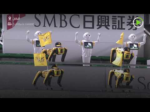 روبوتات مكان المتفرجين خلال مباراة بيسبول في طوكيو بسبب كورونا