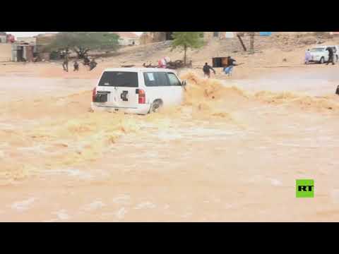 شاهد فيضانات عارمة إثر عاصفة جاتي في شمال الصومال