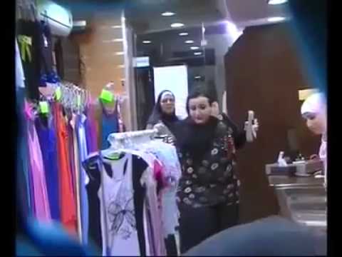 شاهد ماذا فعل رجل فى فتاة داخل محل «ملابس نسائية»