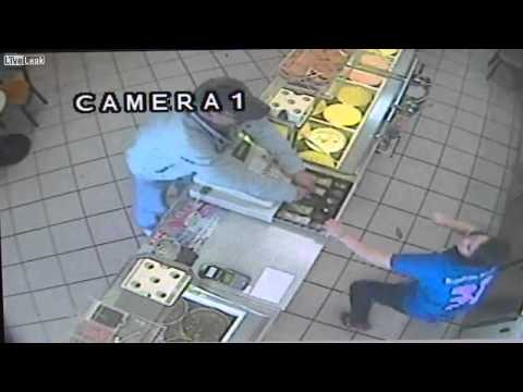 بائعة تتصدى للص حاول سرقة أموالها بالإكراه