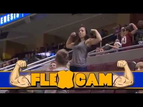 فتاة تحرج شابًا بعضلات ذراعيها البارزة