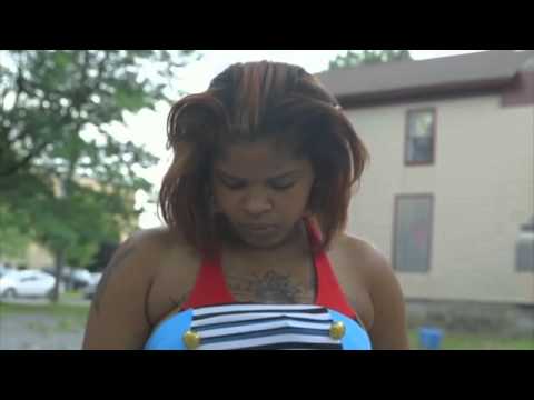 حالة نادرة لامرأة حامل تدمن أكل الصخور