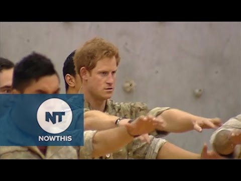 الأمير هارى يرقص هاكا في تدريبات الجيش النيوزلندي
