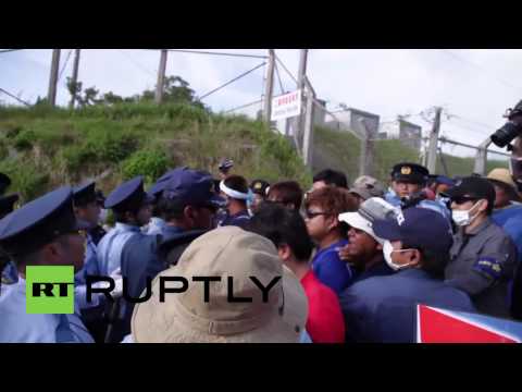 اشتباكات بين الشرطة ومحتجين ضد القوات الأميركية