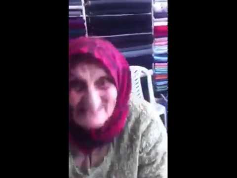 بالفيديو عجوز ترقص وتغني بطريقة هستيرية
