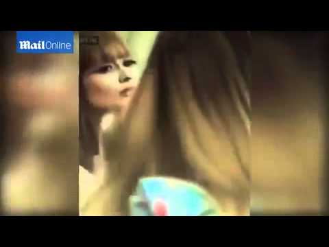 فتاة في موسكو تسير على نهج باربي