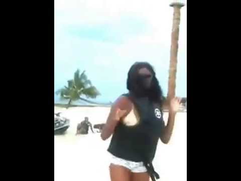 نجاة فتاة بأعجوبة من حادث على الشاطئ