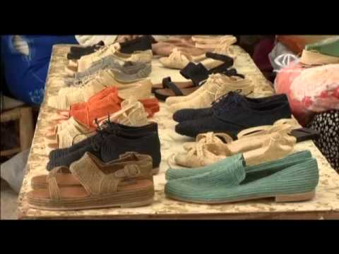 أحذية القش التقليدية تعود بقوة إلى أسواق المغرب