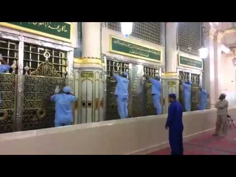 فيديو لقطات نادرة لتنظيف قبر الرسول في المسجد النبوي
