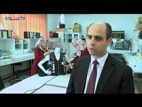 فلسطينيتان تبتكران سترة لغسيل الكلى