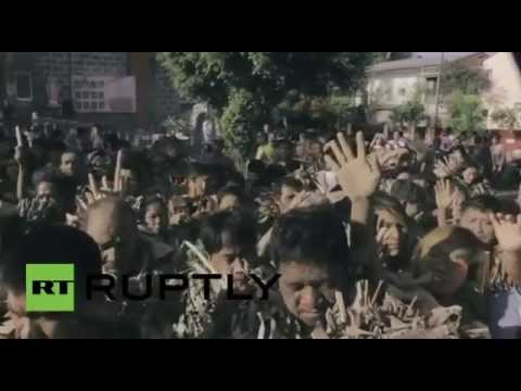 بالفيديو الفلبين تحتفل بمهرجان الطين