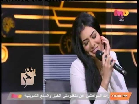 ميرهان حسين تقلّد إليسا وهيفاء وهبي مع مدحت العدل