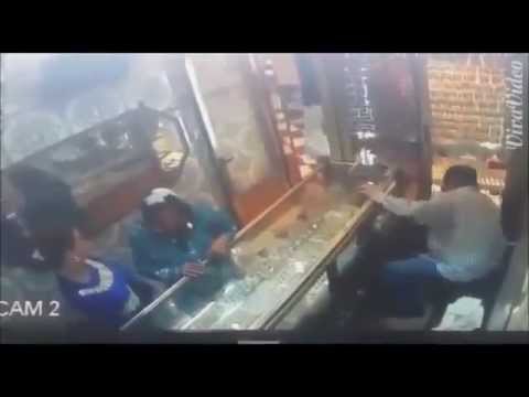 3 فتيات يسرقن محل مصوغات
