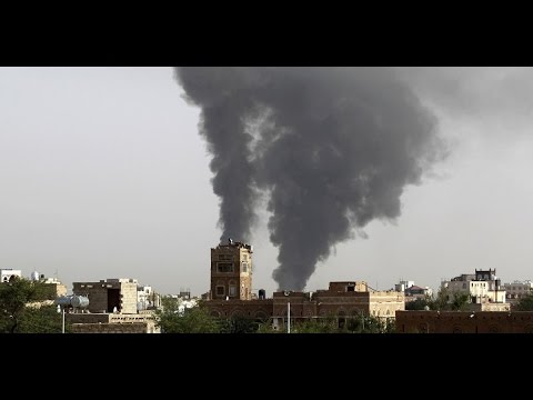 شاهد الحوثي تقصف مصفاة البريقة في عدن