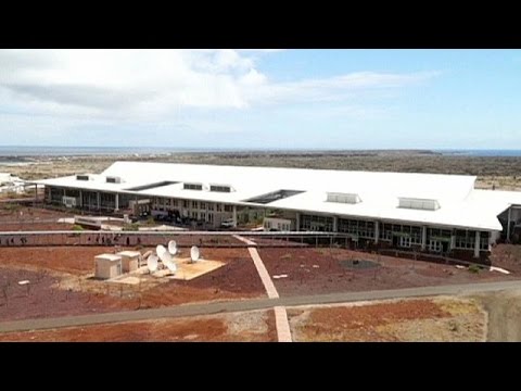بالفيديو تعرف على مطار غالاباغوس الأخضر