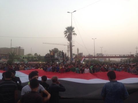 آلاف العراقيين يتظاهرون ضد الفساد في بغداد والجنوب