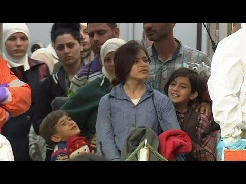 إنقاذ 800 مهاجر سري في البحر المتوسط
