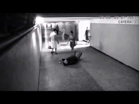 فتاة تلقن لصًا درسًا لن ينساه