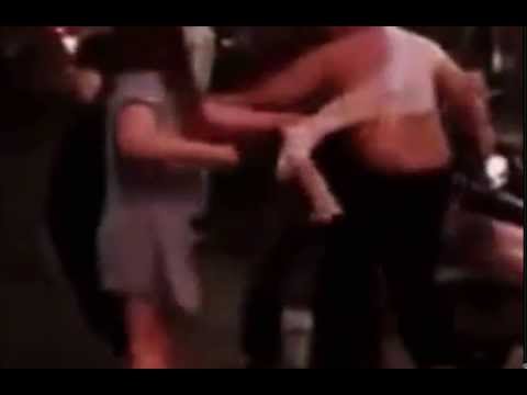 رد فعل فتاة ليل مع أحد الزبائن