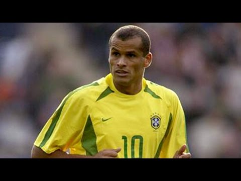 الأسطورة ريفالدو ينهى مشواره الكروي اليوم