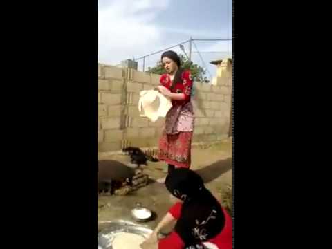 فتاة عراقية تشعل مواقع التواصل الاجتماعي