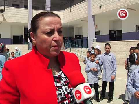 طلبة مدرسة المنية شرق بيت لحم بلا صفوف مدرسية