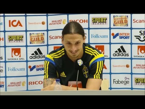 ابراهيموفيتش يرد بعنف على صحفي سأله عن أعماله الشخصية