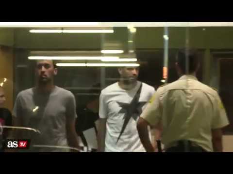 بيكيه يتهرب من ممثلي وسائل الإعلام