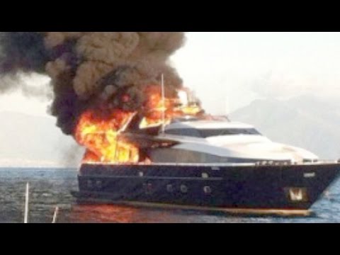 نجاة رئيس نابولي من الموت حرقا في البحر