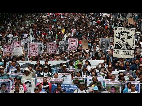 مظاهرة لأهالي الطلاب المفقودين في المكسيك