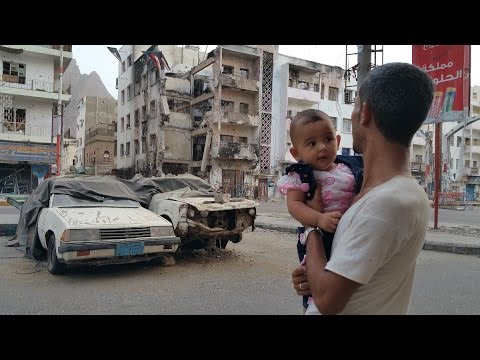 شاهد الخراب يهدد صحة المواطنين في عدن