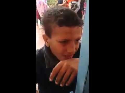 معلم يعتدي على تلميذ