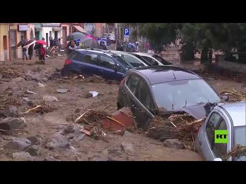 شاهد فيضانات عارمة تغمر جزيرة سردينيا في إيطاليا
